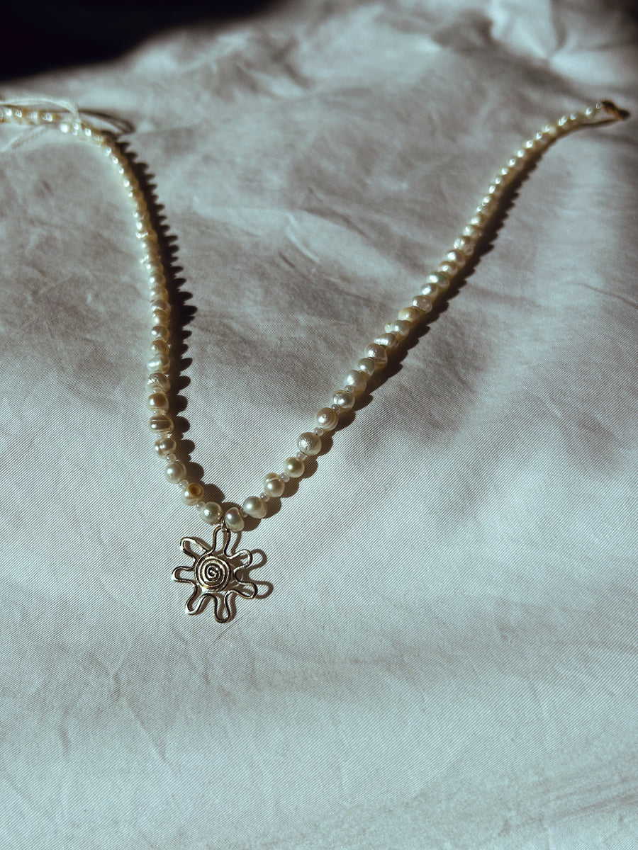 Pearl necklace 4