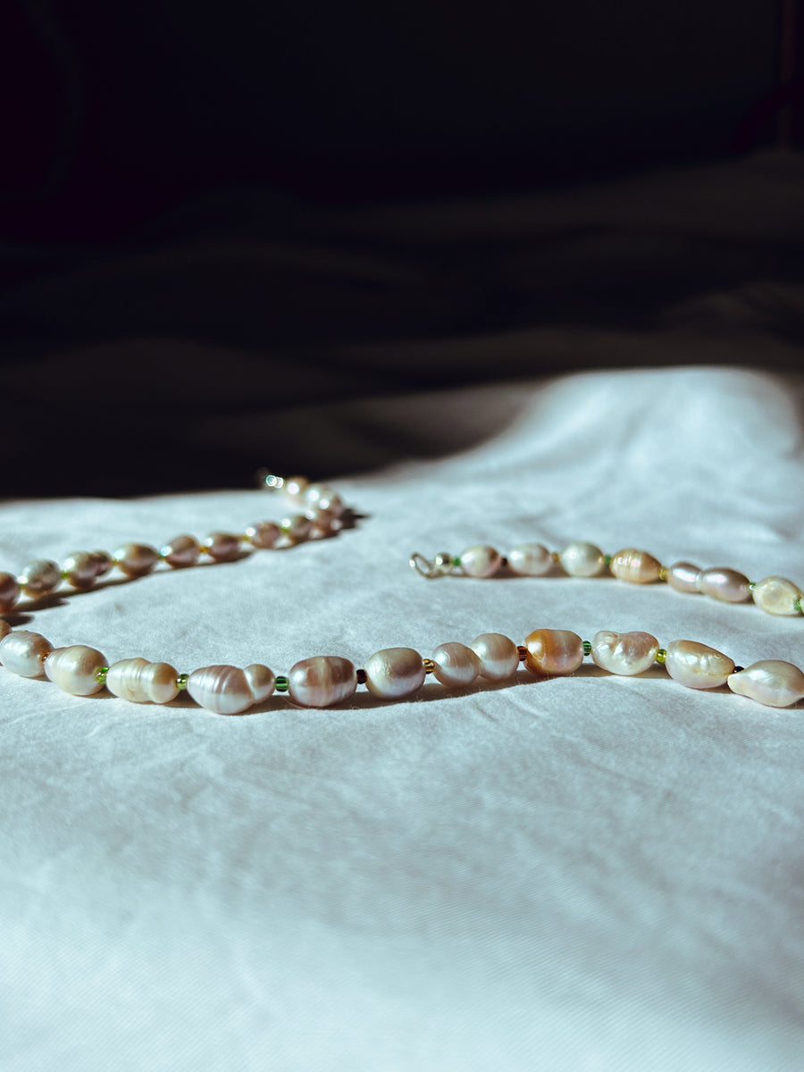 Pearl necklace 8