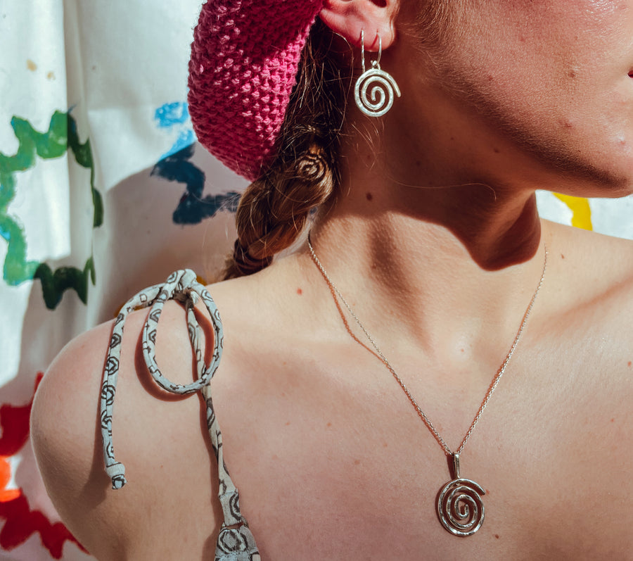 Circle Spiral Pendant Necklace – Sadie Creations