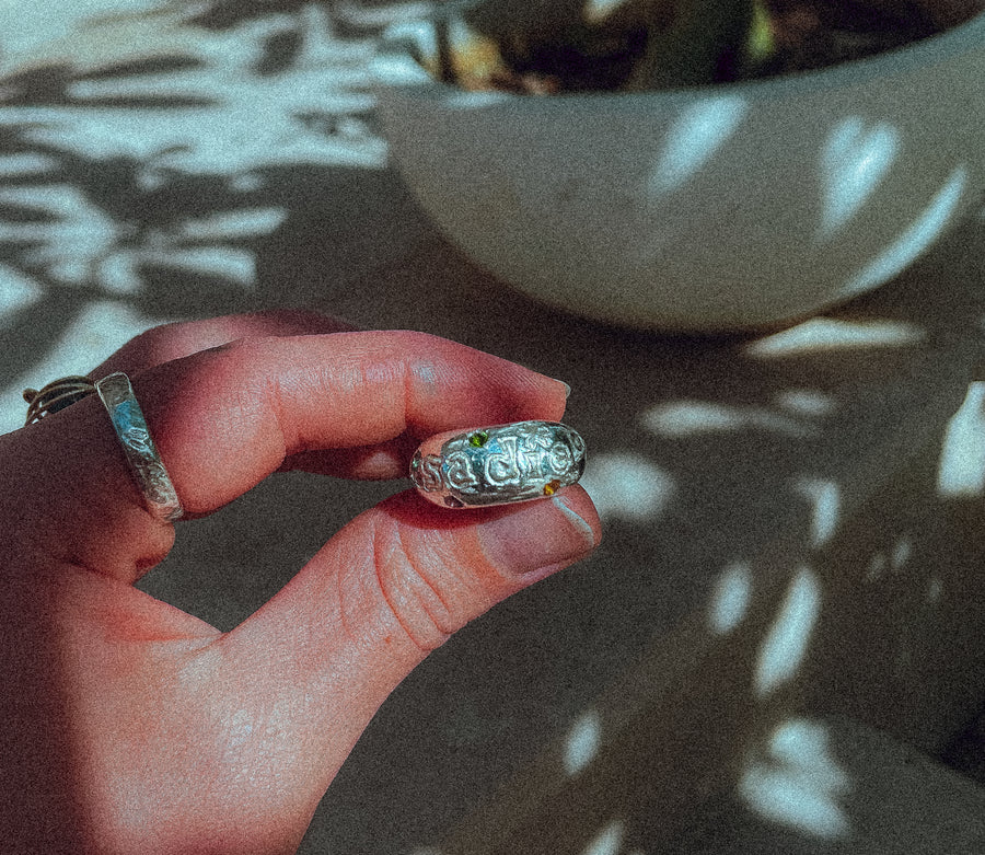 Engraved disco bubble ring