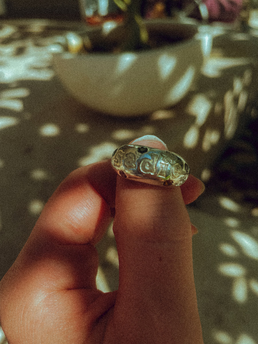 Engraved disco bubble ring